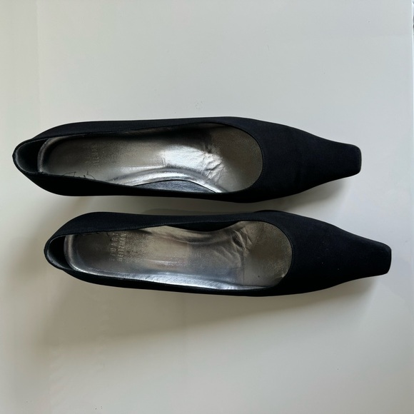 Stuart Weitzman Low Black Pointed Toe Heels - Picture 2 of 13